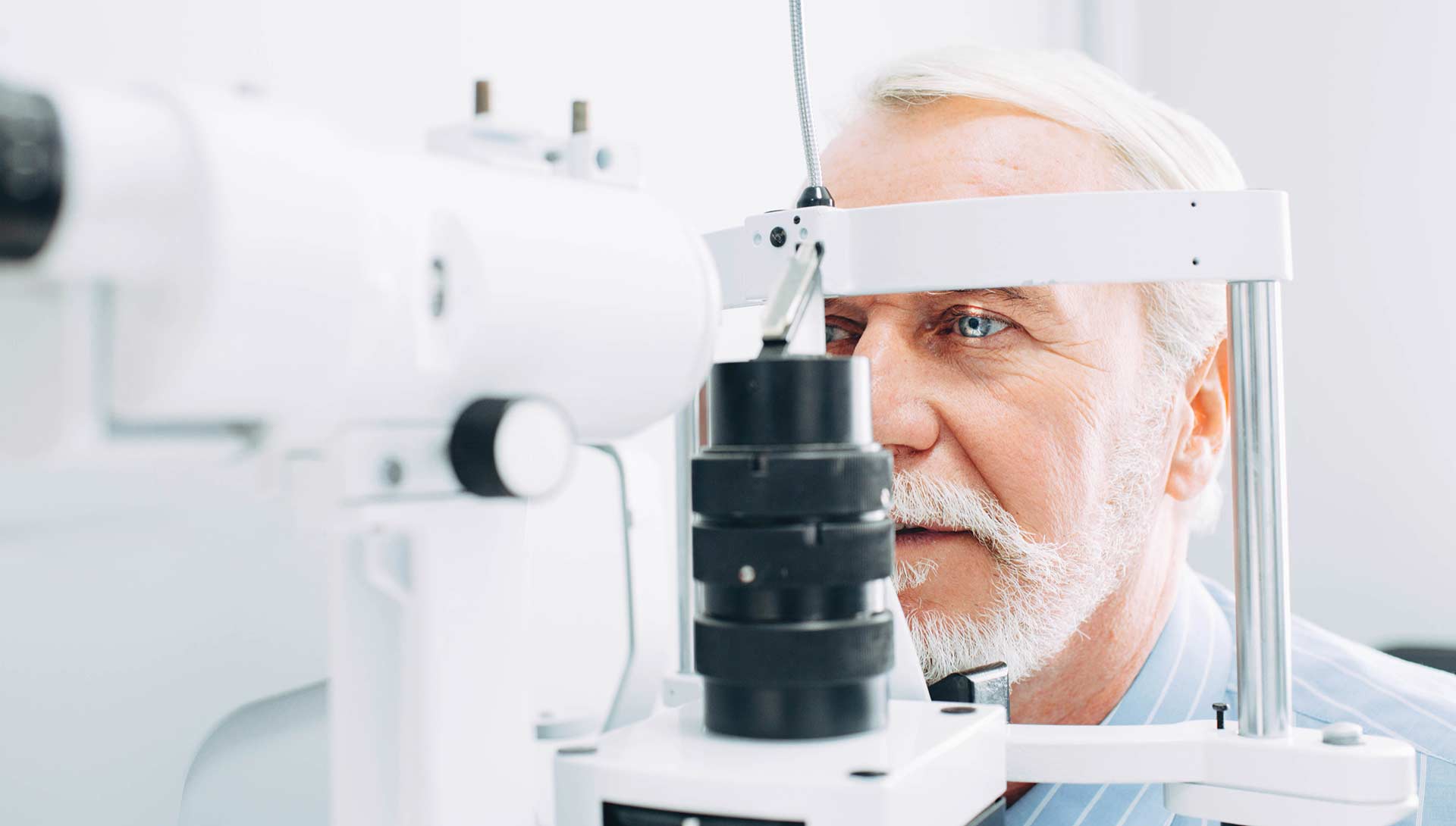 Common Causes of Eye Floaters | Patient having eyes checked